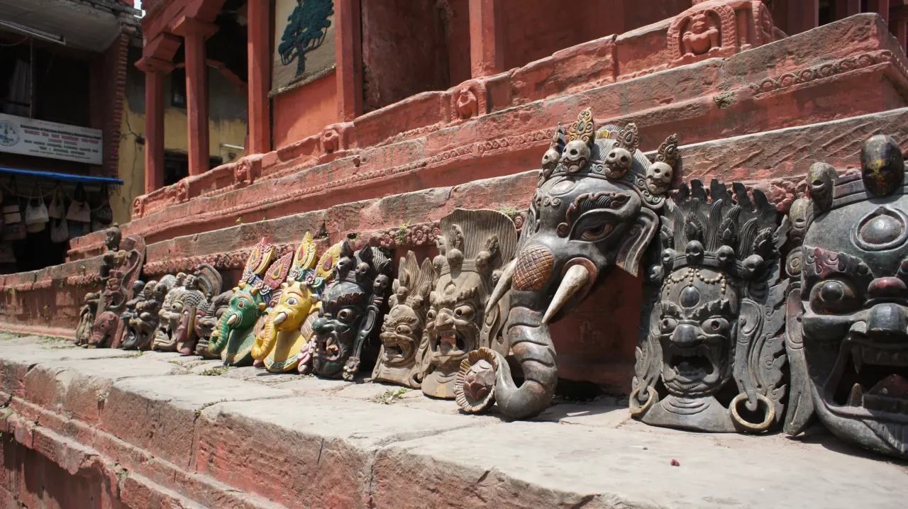 Holzmasken made in Nepal