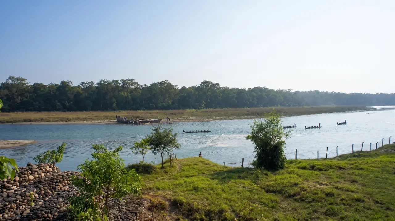 Direkt am Fluss Rapti