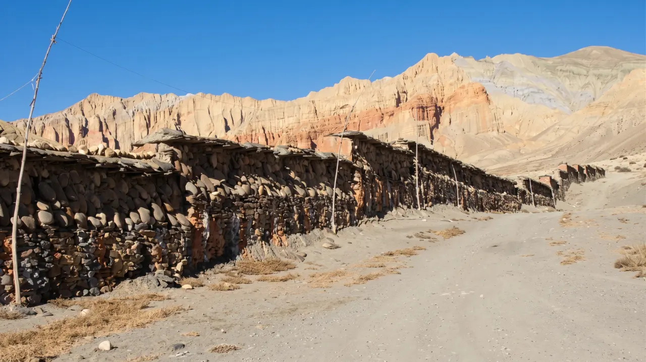 Die längste Mani-Mauer der Welt, Mustang-Trek