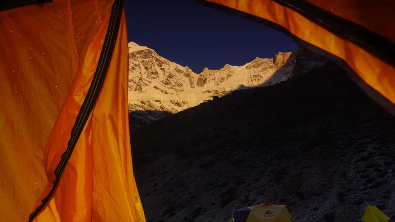 Morgens nach einer kalten Nacht, Makalu-Baruntse Trekking