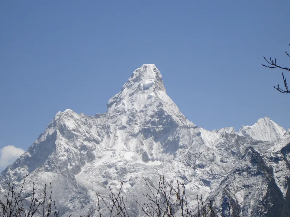 Blick von Namche auf die Ama Dablam