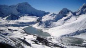 Baruntse, Blick auf das Hinku-Valley.