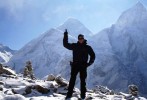 Kala Patthar, Bei schönstem Wetter auf dem Kala Patthar (5.545 Meter).
Im Hintergrund der Mount Everest.