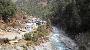 Monjo, Das kleine Dorf Monjo auf den Weg nach Namche Bazaar.