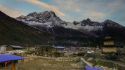 Manaslu Trekking, Samagaon am frühen Morgen